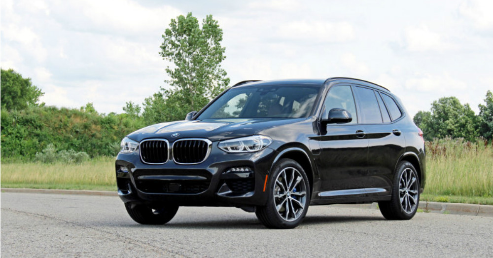 2020 BMW X3 Offers Compact Driving Pleasure