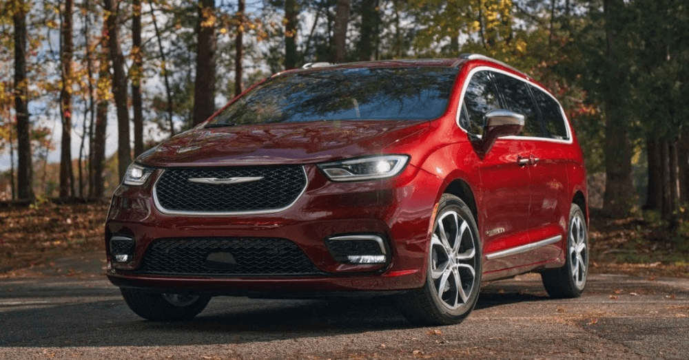 2025 Chrysler Pacifica: Family Comfort, Versatility, and Hybrid Options